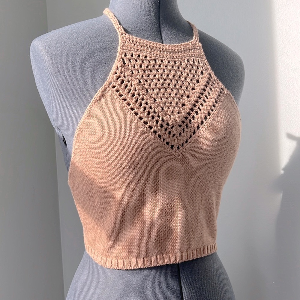Kendall and Kylie Peach Halter top 🍑☀️